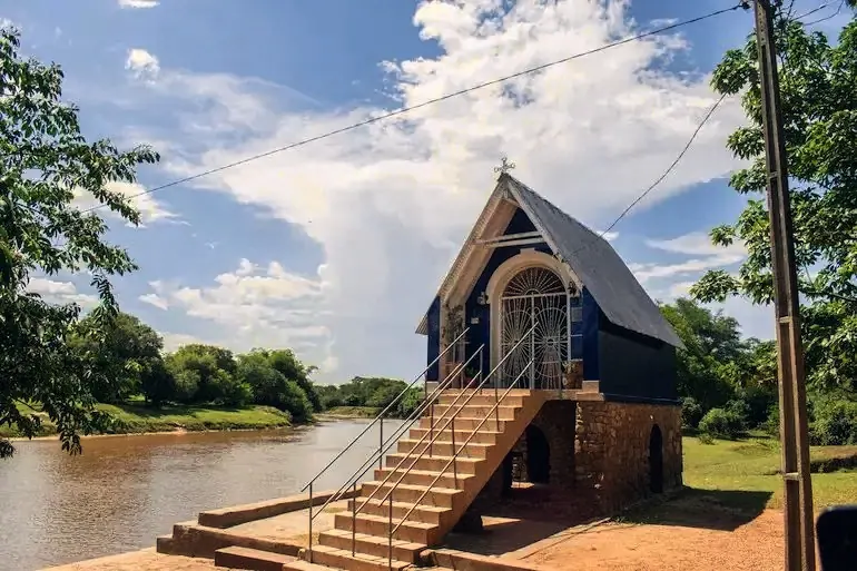 Itapé: Santuario de la Virgen del Paso y playa Ysoró, Paraguay