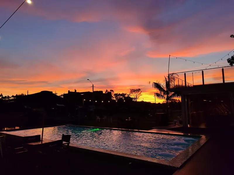 Atardecer en la piscina