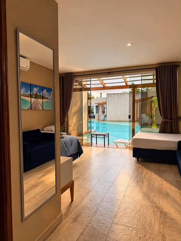 Habitación Aqua · Luz natural y piscina