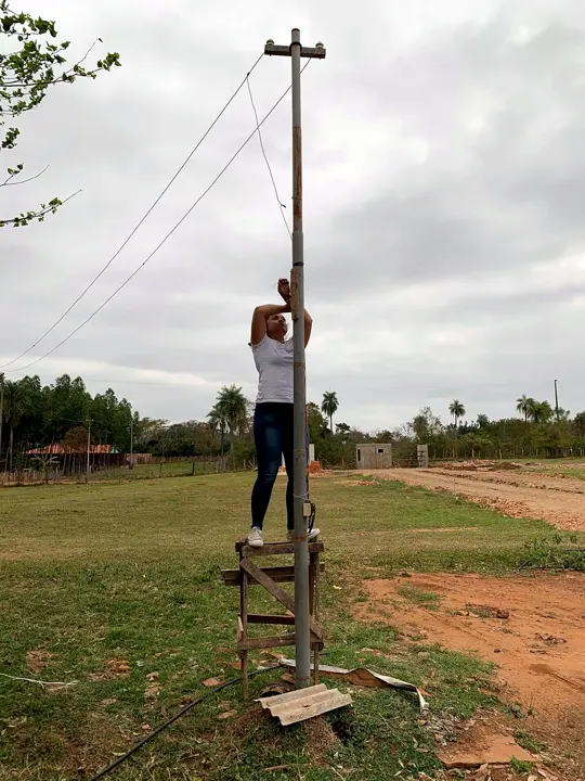 La red eléctrica llega a las calles