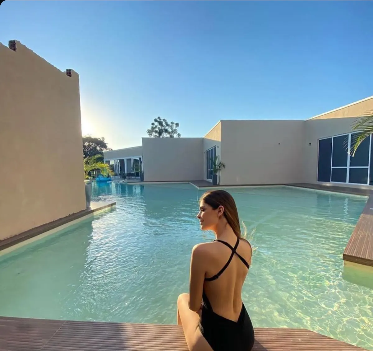 Piscina de Faro Resort en Villarrica
